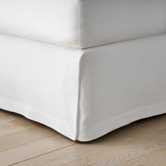 Matelassé 14 in. Bed Skirt - Textured Grid White, Twin