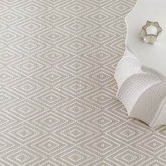 Diamond Handwoven Indoor/Outdoor Rug - Platinum, 6' x 9'