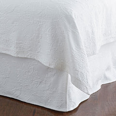 Putnam Cotton Matelassé 14 in. Drop Bed Skirt - White