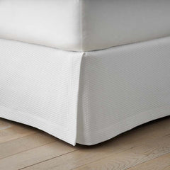 Matelassé 18 in. Bed Skirt - Diamond Weave White, Queen