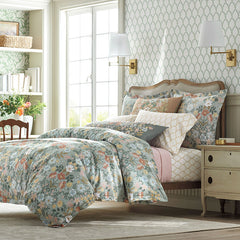 Laurel Traditional Wallpaper - Green, Roll