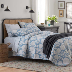 Feliciana Chrysanthemum Reversible Quilt - Blue, Full/Queen