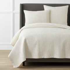 Premium Smooth Cotton Sateen Solid Quilt - Cream, King/Cal King