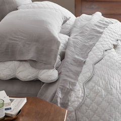 Scallop Quilt - White, King/Cal King
