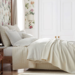 Cameilla Floral Removable Wallpaper - Ivory, Swatch