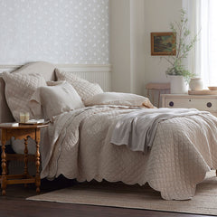 Scallop Quilt - Linen, Twin/Twin XL
