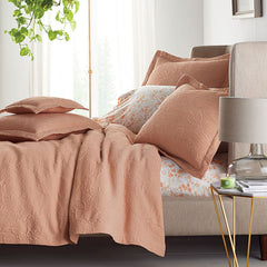 Putnam Cotton Matelassé Coverlet - Ivory