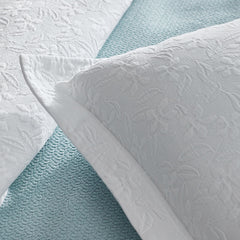 Leaf Matelassé Coverlet