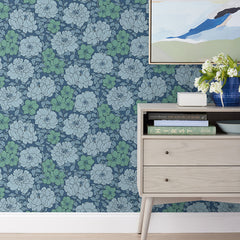 Large Blooms Traditional Wallpaper - Blue, Roll