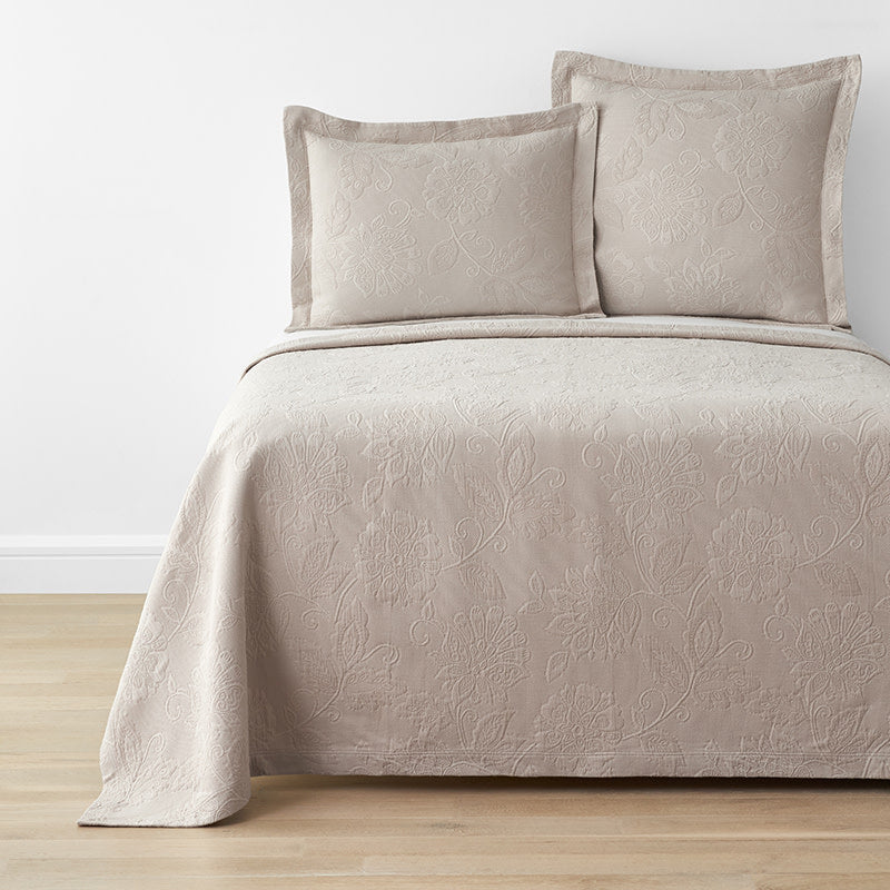 Putnam Cotton Matelassé Bedspread - Dune