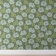 Large Blooms Traditional Wallpaper - Green, Swatch