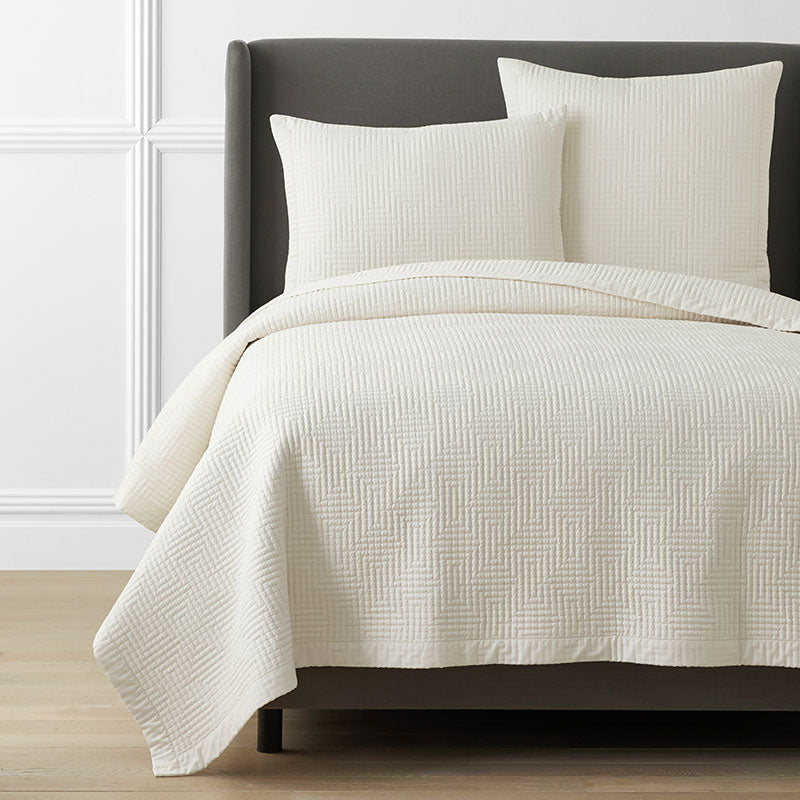 Premium Smooth Cotton Sateen Solid Quilt - Cream, Twin/Twin XL