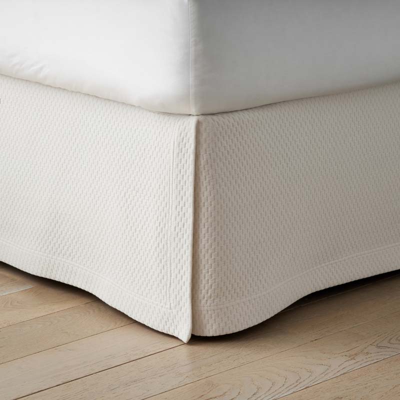 Matelassé 18 in. Bed Skirt - Textured Grid Ivory, Queen