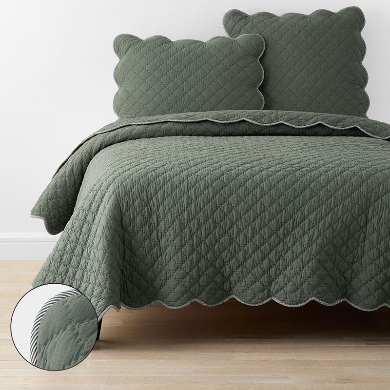 Scallop Quilt - Forest Green, King/Cal King