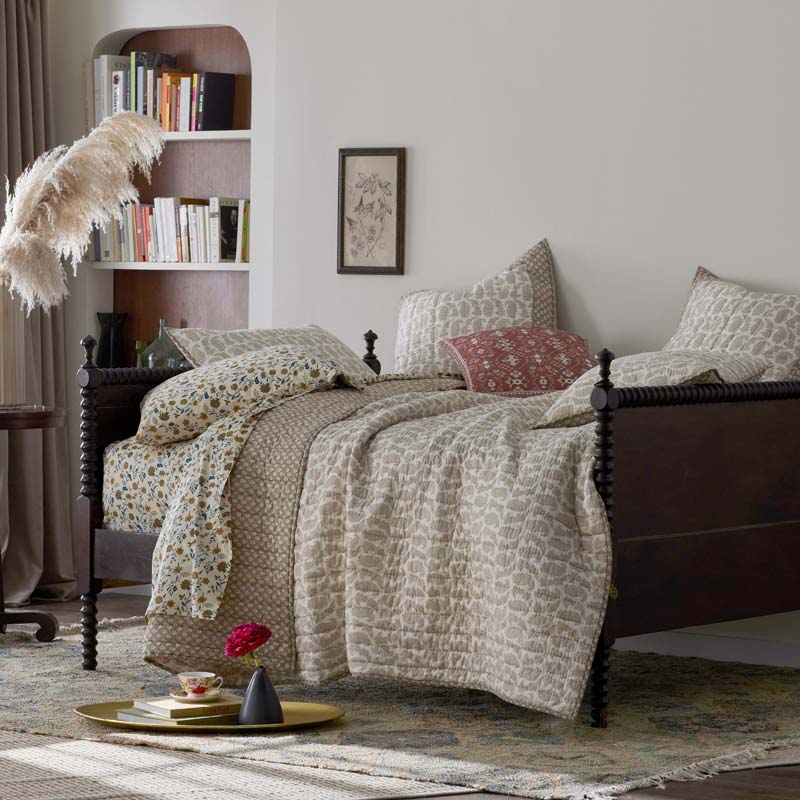 Jiya Reversible Quilt - Taupe, Full/Queen