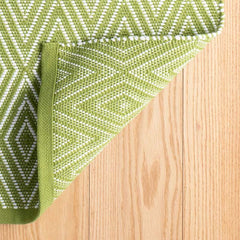 Diamond Handwoven Indoor/Outdoor Rug - Green, 2' 6" x 8' Runner