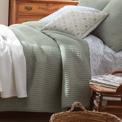 Fara Textured Kantha Quilt - Green, King/Cal. King